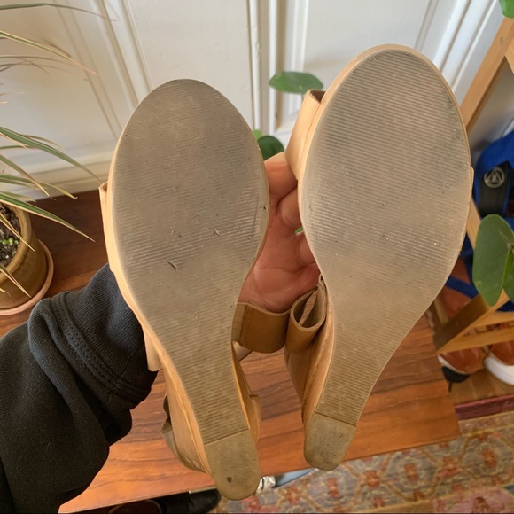 Diane Von Furstenburg Tan Opal Crisscross Wedge - Picture 9 of 10